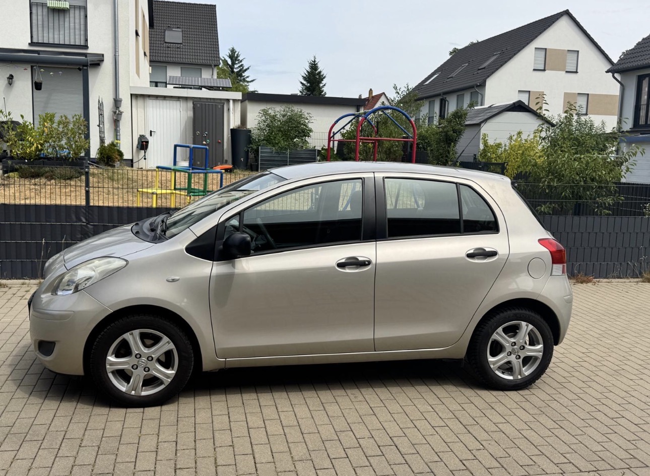Vendo - Toyota Yaris 1.0 – TUV hasta 2027